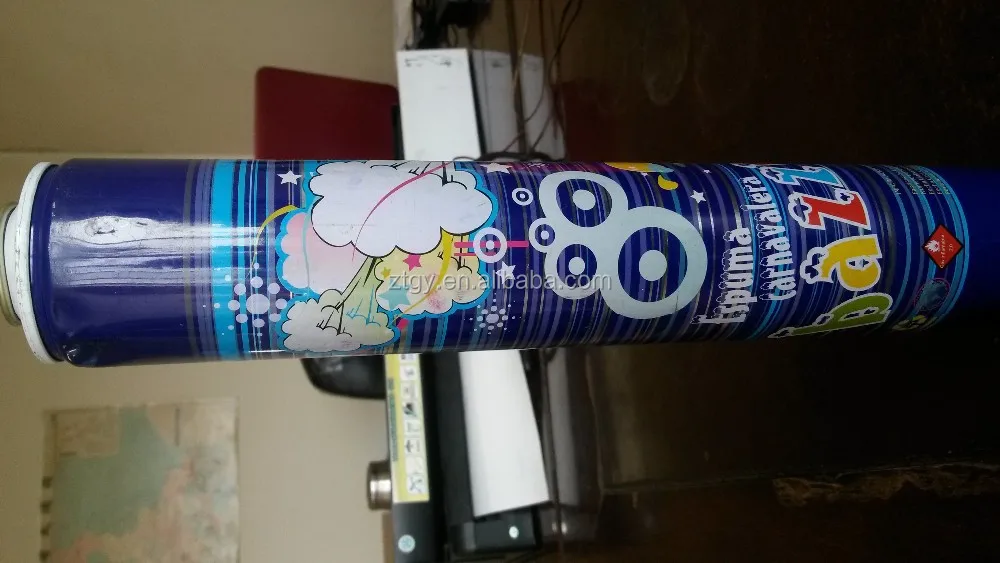  Металлический ящик и газовый баллон прямой аэрозольный