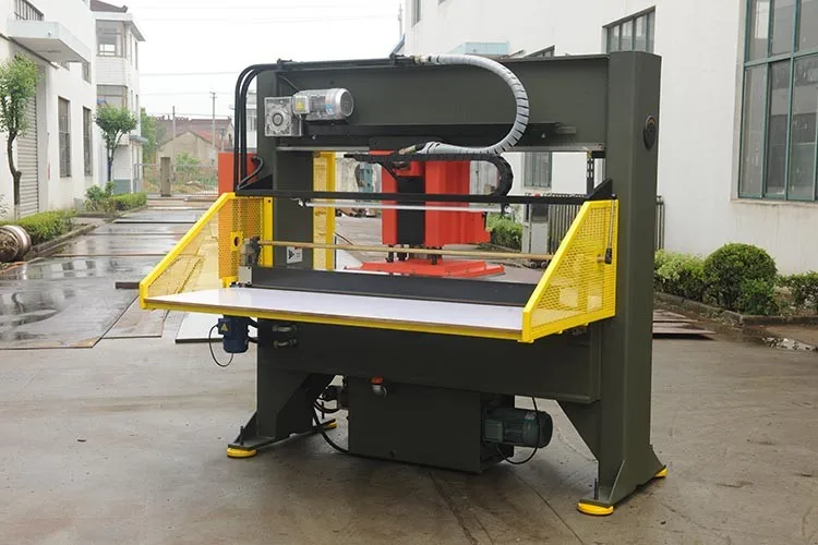 New Design Flip Flop Slipper Cutting Machine made in China