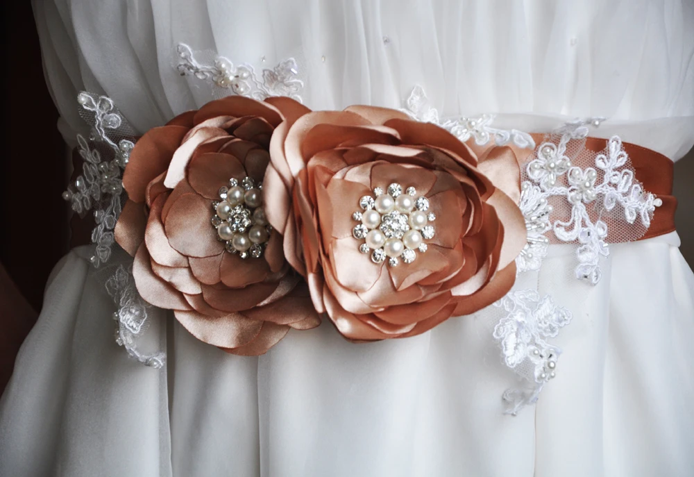 New Promotion Crystals Sash for Bride Artificial flowers Wedding Belt with lace for Weddings Real Images