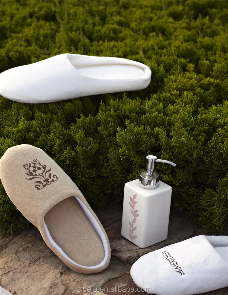
High Quality Customized Embroidered Hotel Coral Fleece Slipper 
