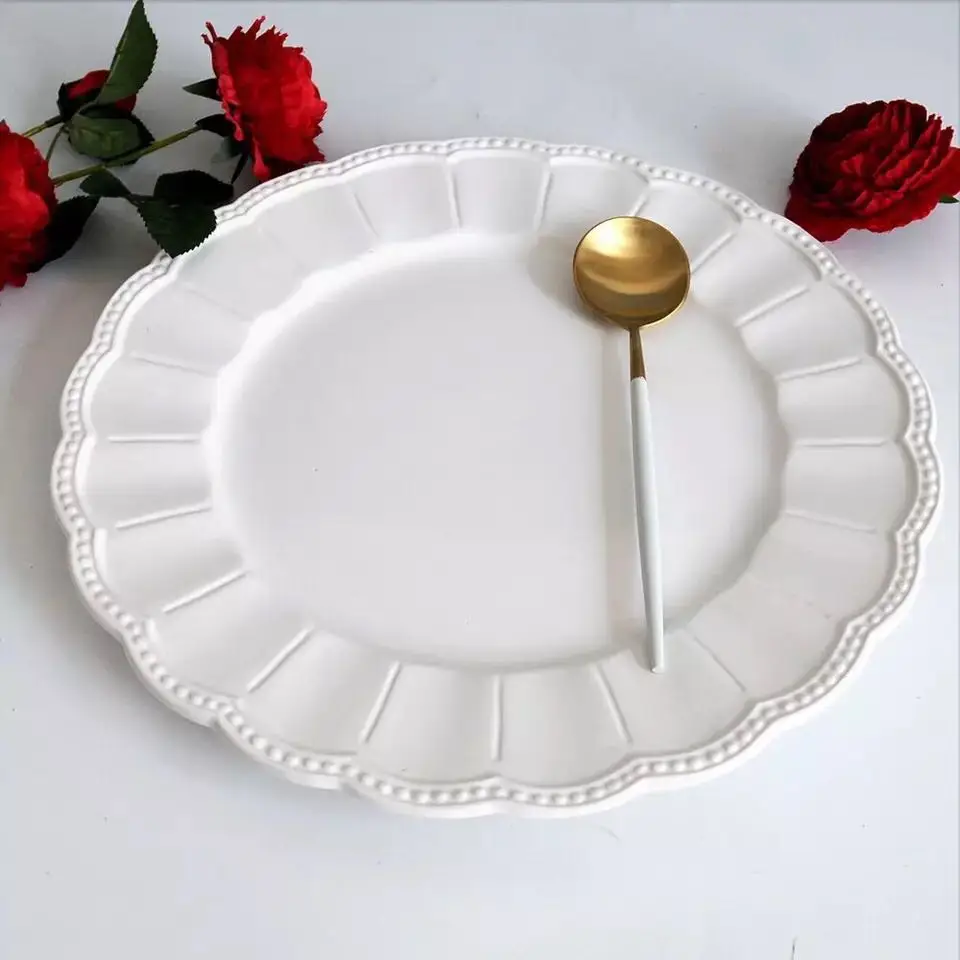
Wholesale elegance fine porcelain charger plates royal Europe style china dishes for hotel and wedding 