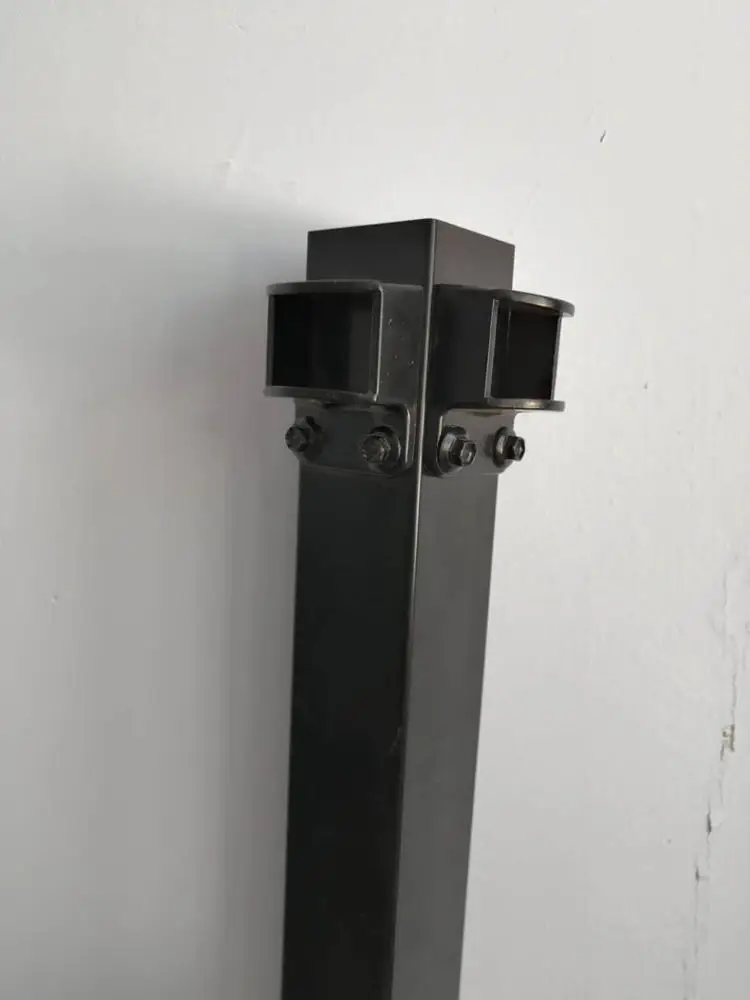 Post and  base plate for aluminum fence