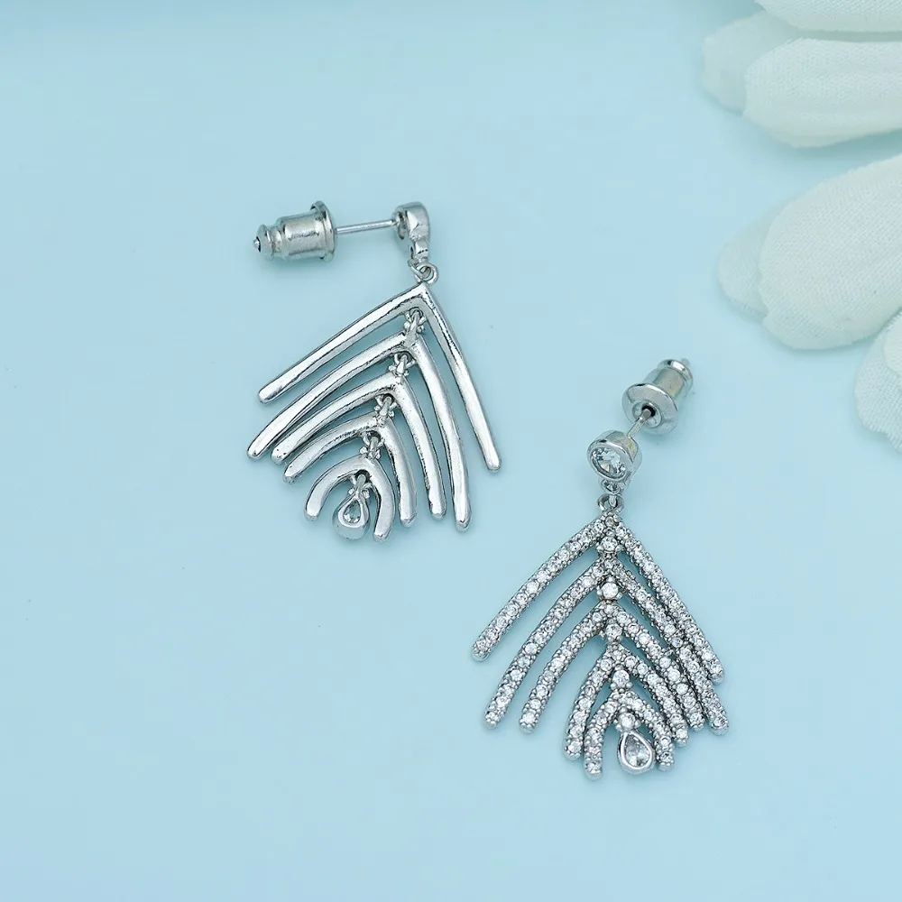 LUOTEEMI Copper Stud Earrings Free Shipping Women Charm Cubic Zirconia Ear Piercing Earrings Studs Initial Stud Earring