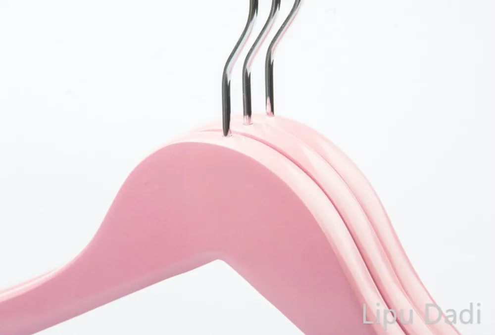 Wholesale Wooden Shirts Hanger Anti theft For Fashion Brands Customized