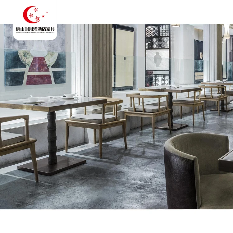 
 Деревянные стулья и столы для кафе  