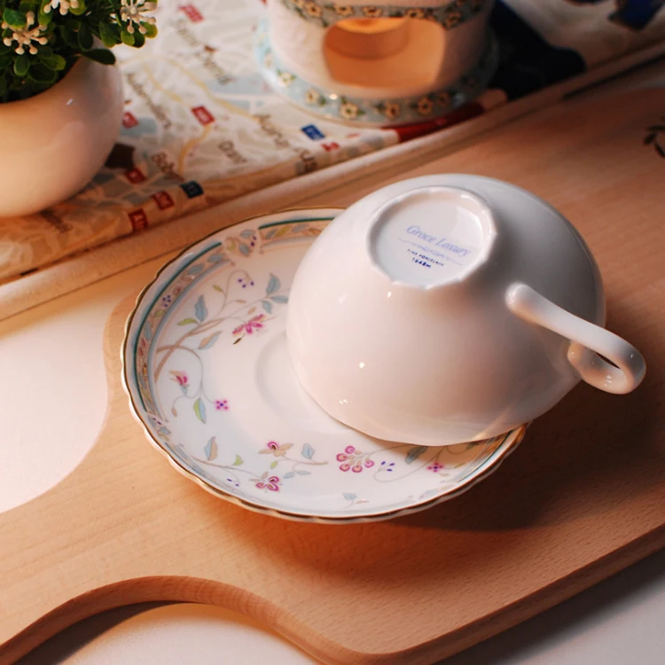 
Wholesale England Style Vintage White Bone China Ceramic Flower Tea Cup With Saucer Set 