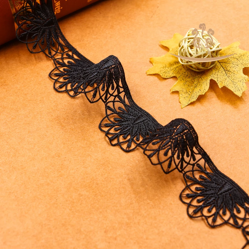 
Соблазнительное прозрачное белье из ткани с ручным вырезом 