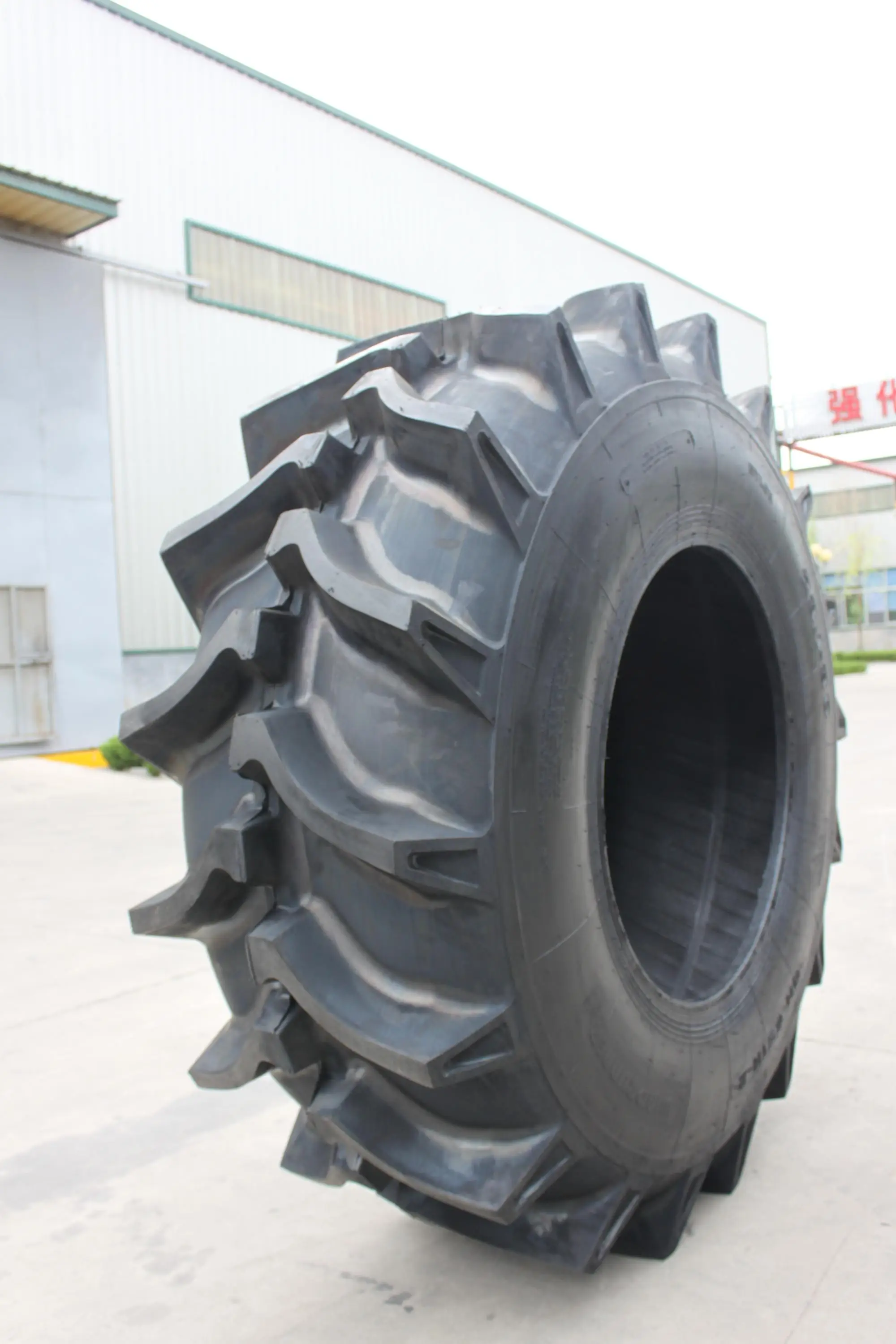 Tractor Tyre Rice Field Tyre 18.4-30 R-2 Agricultural Tyre