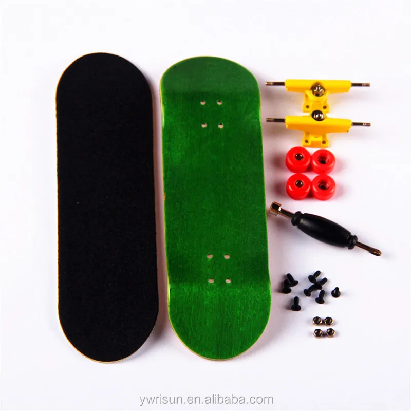 RSFN0006 Wholesale Canadian Maple Wooden Custom Fingerboard With Bearing Wheels Trucks Tech Deck and Tool