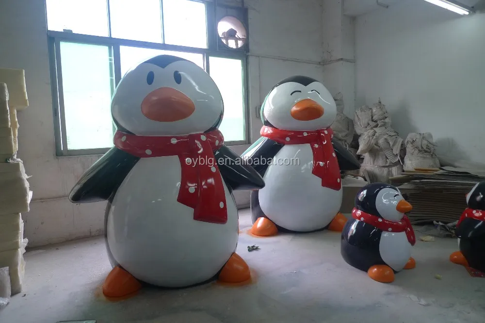 fiberglass cartoon penguin sculpture for Christmas display