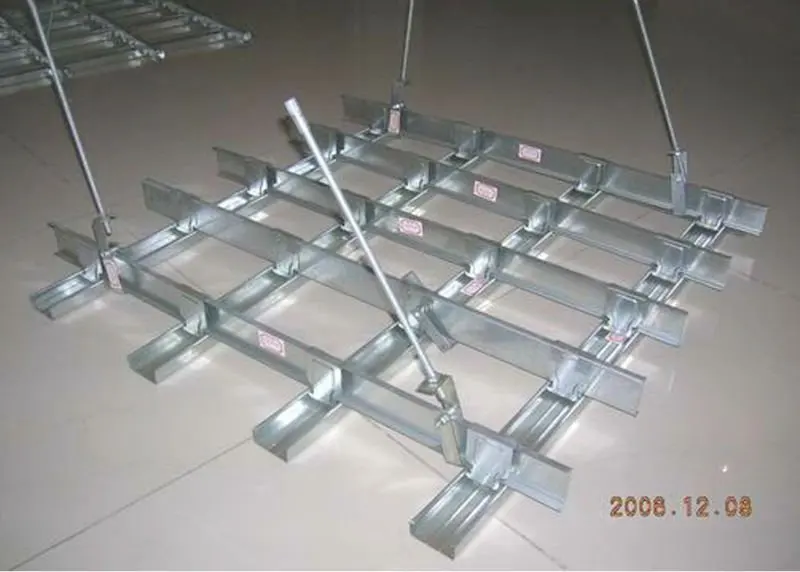 Металлическая шпилька/направляющая и шпилька