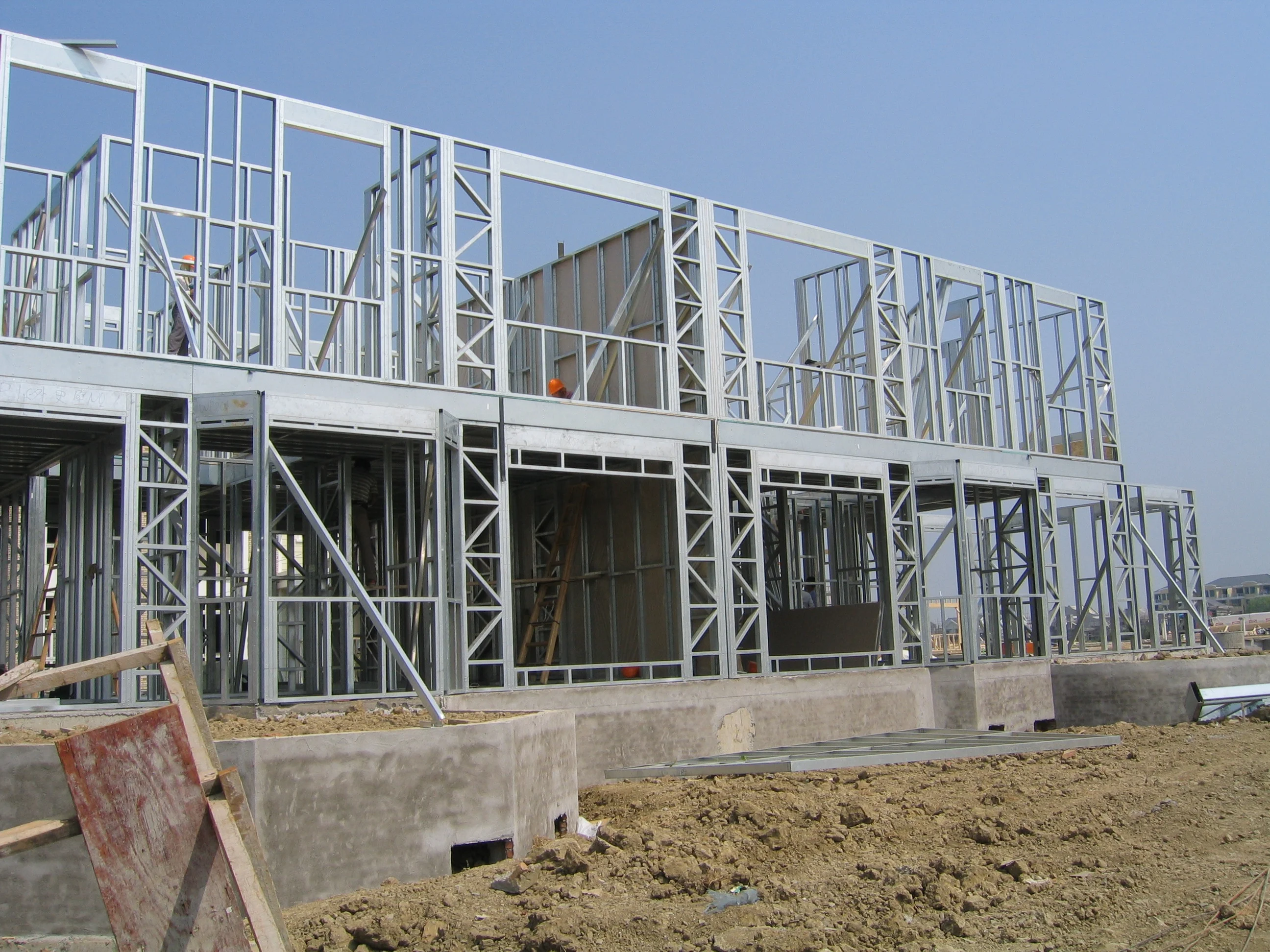 Europe High Quality Pre-Engineered Long Life Time Cyclone Proof Light Steel Structure Cement Board Villa House