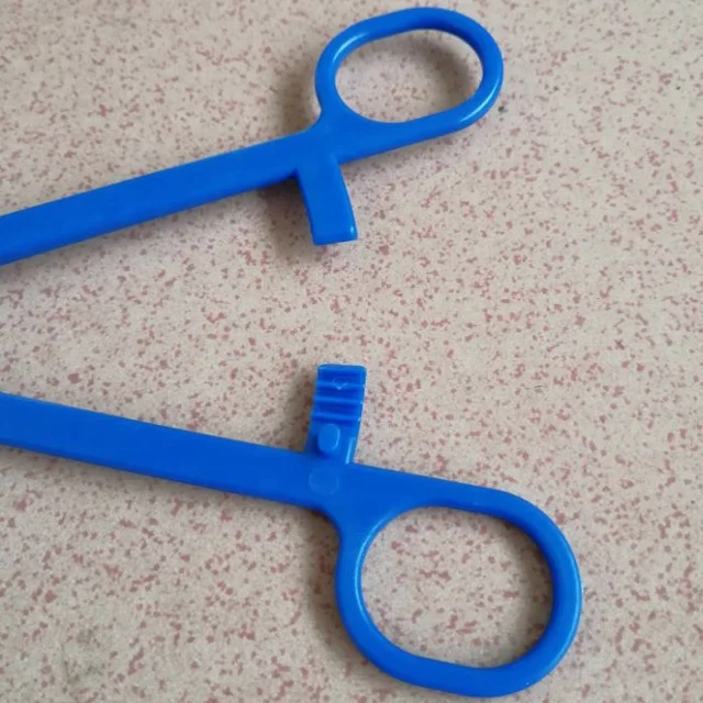 19 cm different types plastic hemostatic forceps