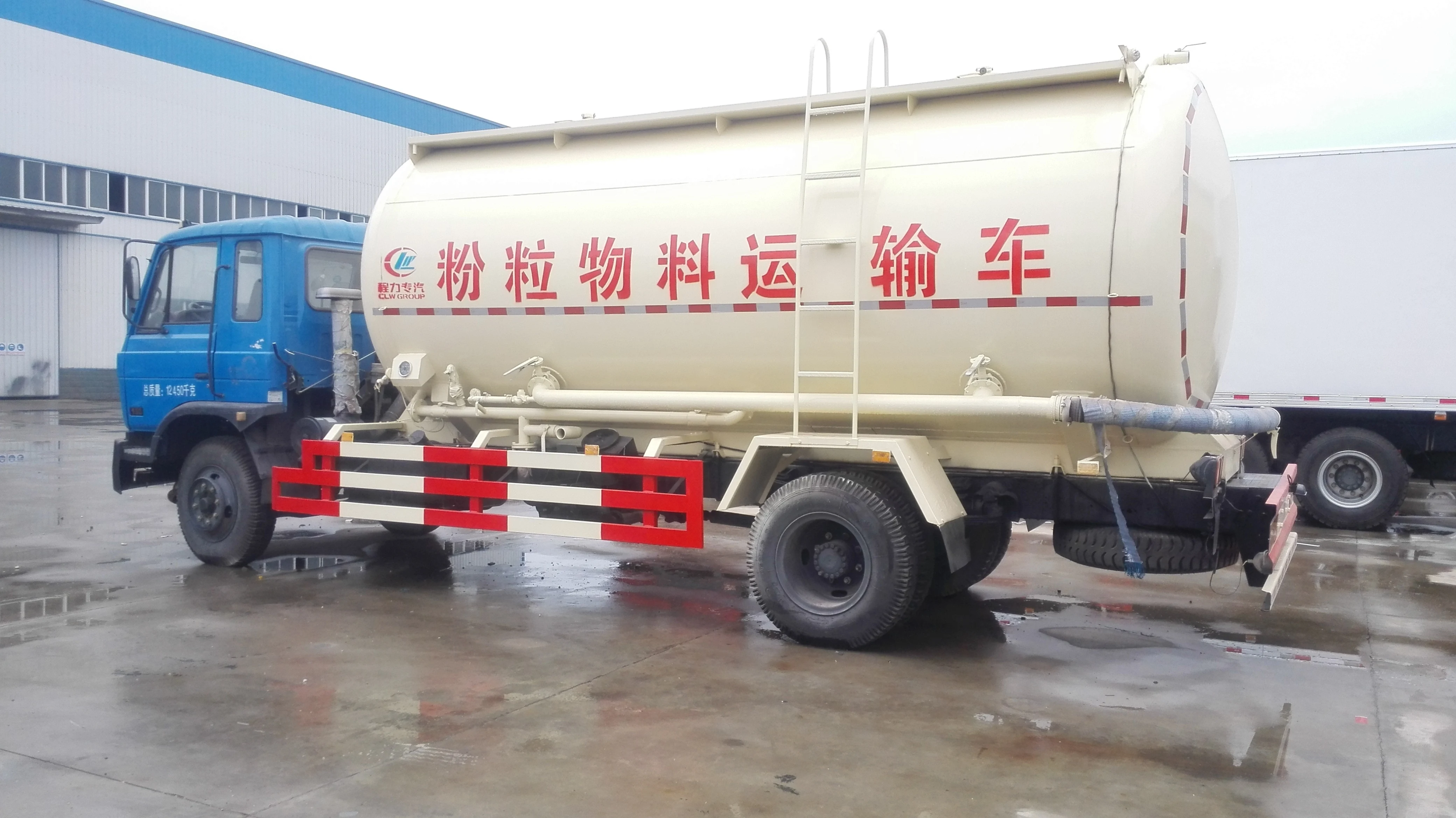 Bulk cement powder tank transport truck for sale