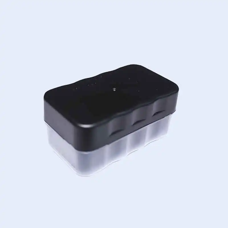 Одноразовая губка для моментальной чистки обуви отеля