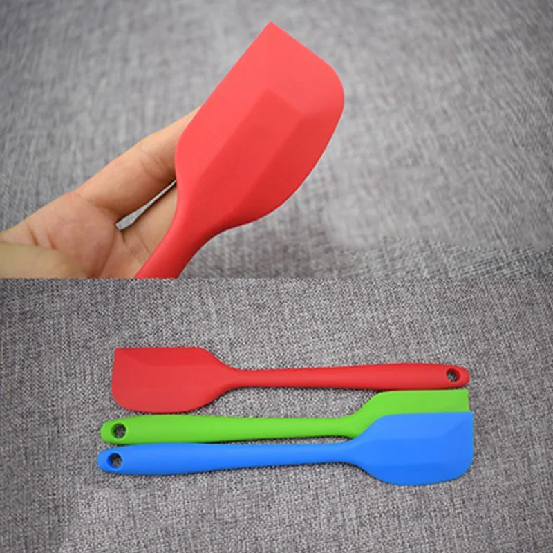 2024 New Product Certificate Long Handle Food Grade Silicone Scraper Supplier