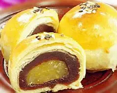 Automatic filled puff pastry making machine