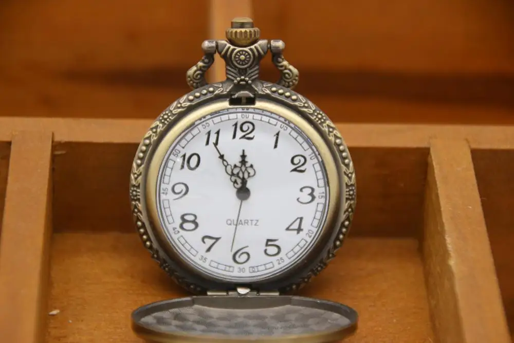 Factory supply antique brass car pocket watch with chain pocket watch
