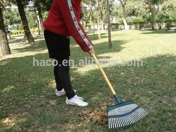 
25 Tine Steel Grass Garden Leaf Rake 