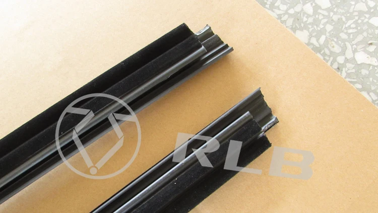 High quality hiace 2005 front door glass outer weather strip 68161-26040 R 68162-26040 L