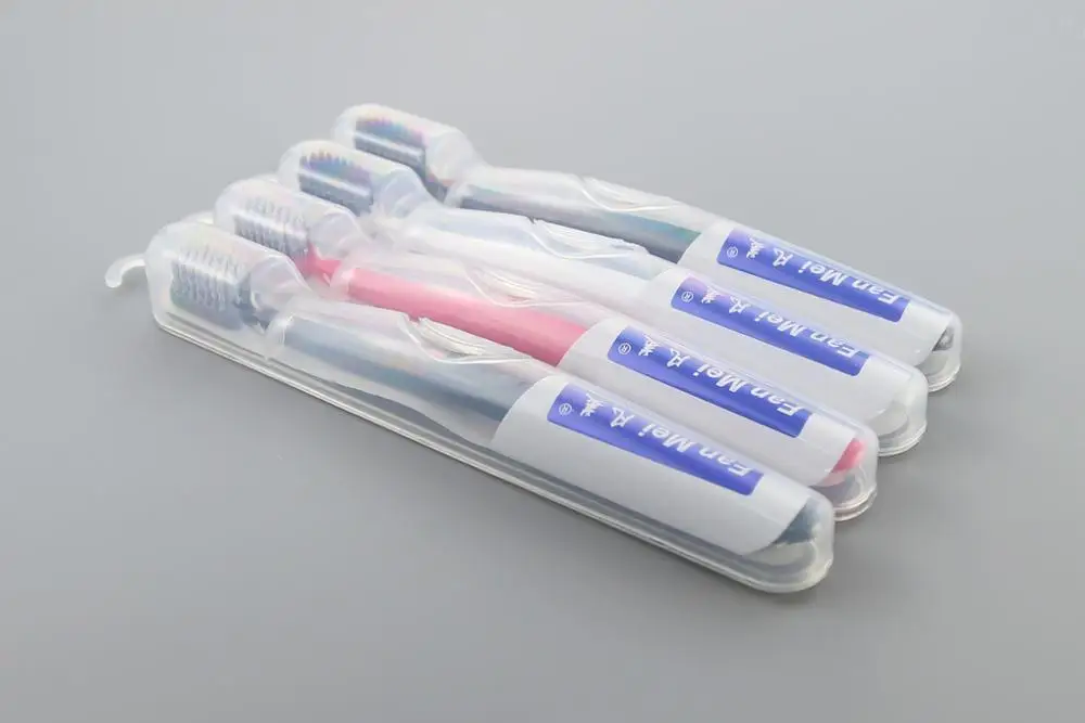 New Package of Toothbrush with PP Foldable Case Hiking and Travel Toothbrush Container Spiral Tapered Bristles From Xinda