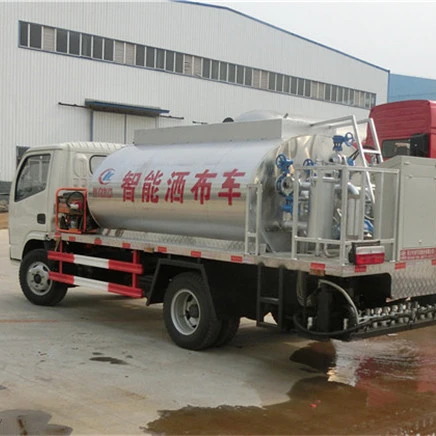 small 3-4 cbm asphalt distribution distributor truck bitumen sprayer trucks for sale