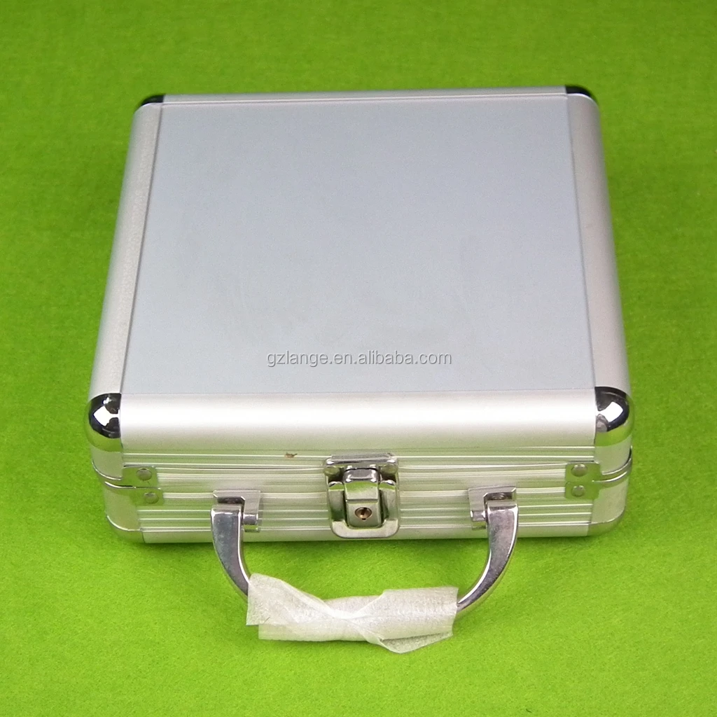 Deluxe 100PCS Clay Poker Chips Casino Poker Chip Set with Dealer Button And Dice