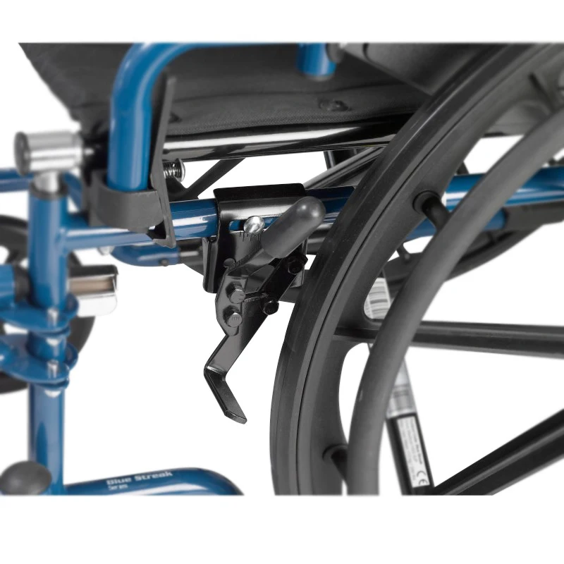China Supplier Hospital Steel Blue Streak Wheelchair with Flip Back Desk Arms