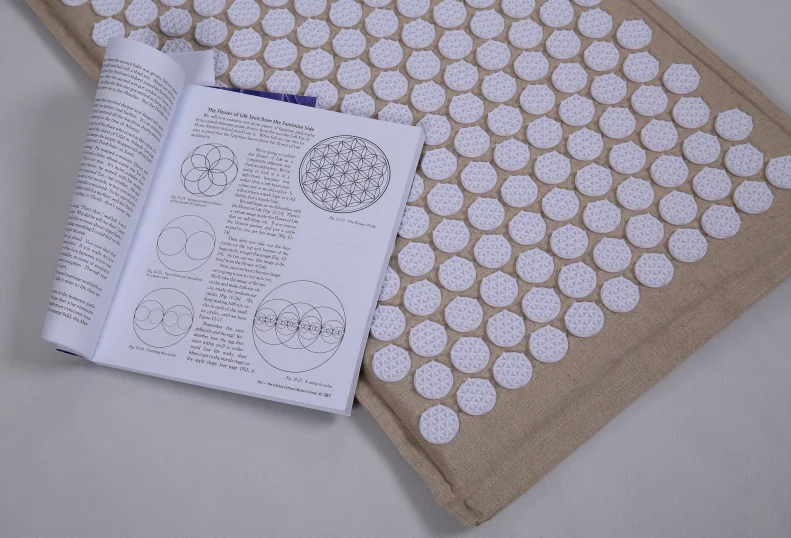 Natural Organic Linen Cotton and Coconut filler Acupressure mat with bag anti-fatigue mat acupressure mat and pillow