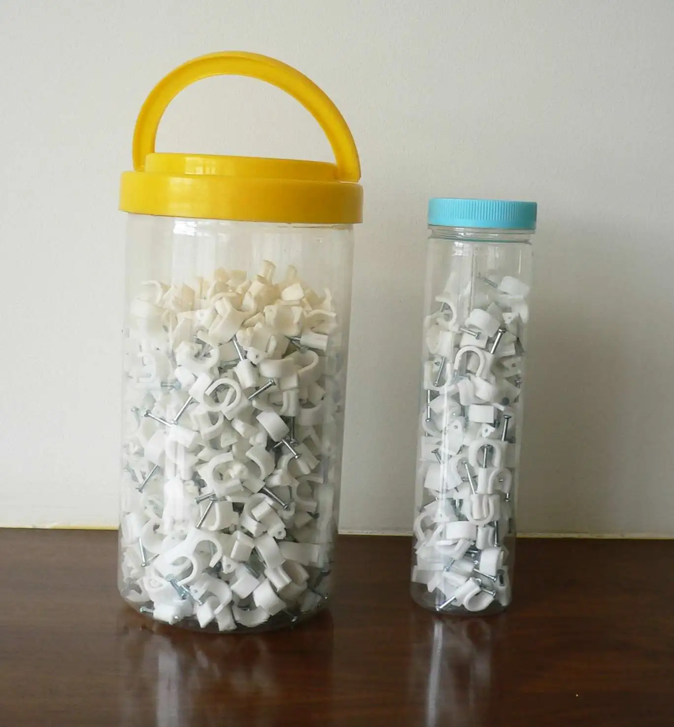 Настенные кабельные зажимы oncrete по хорошей