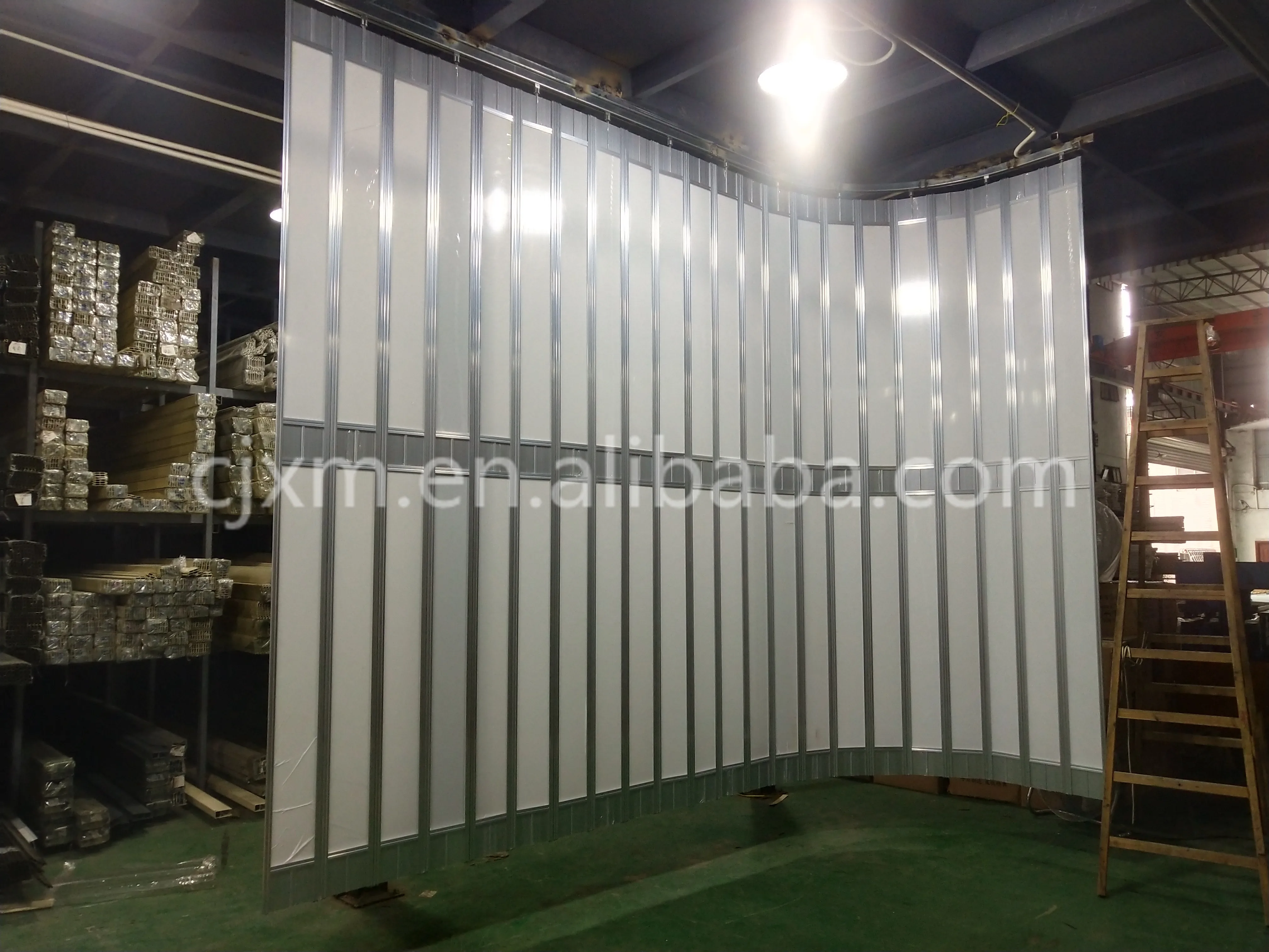 Commercial  fold folding aluminum polycarbonate transparent commercial accordion screen shutter door