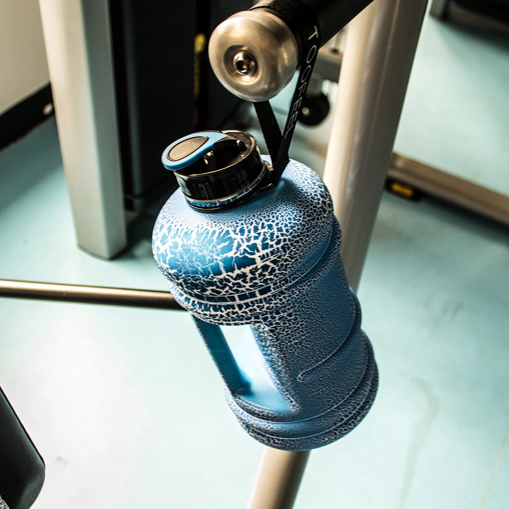 TooFeel manufacturer 2.2L big water bottle with cap and tritan material