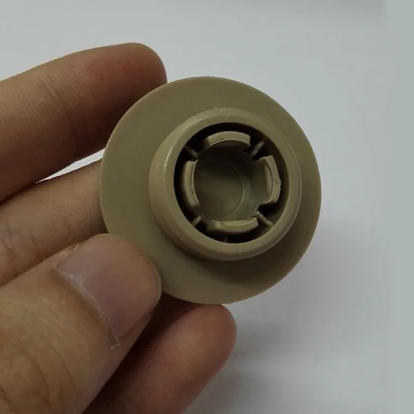 China auto clips plastic fasteners for cars mat