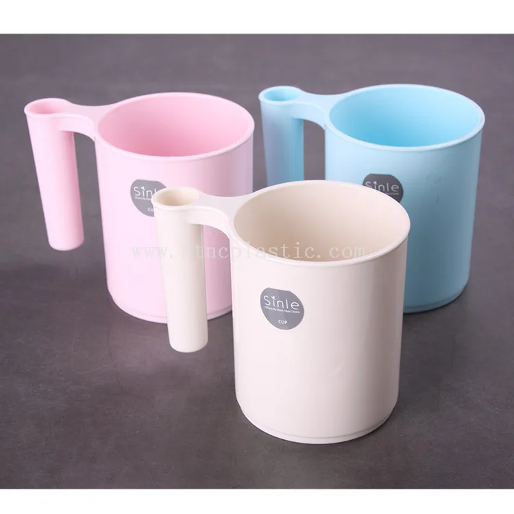 multi usage bathroom plastic toothbrush cup with handle