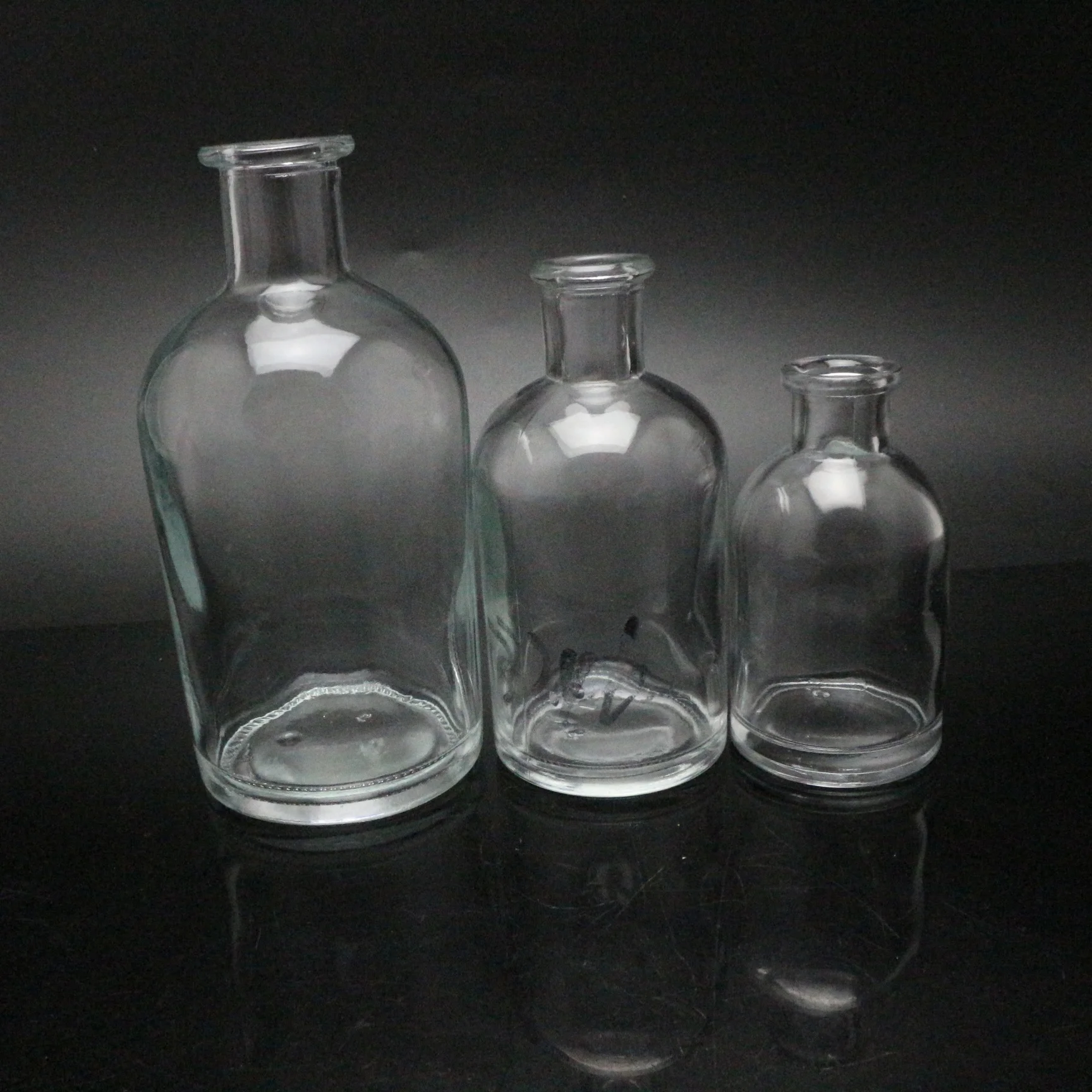 Set of 12 mini glass bottles with cork glass bottles with wood stopper fragrance diffuser for wedding gift