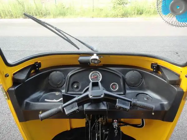 China Chongqing Air cool Water Cooled 175CC to 250CC Bajaj Passenger Tricycle Spare Parts for Sale