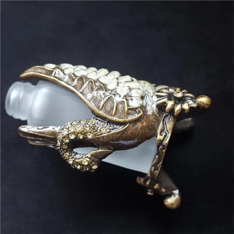 15ml White Swan Decorated Frog White Perfume Glass Bottle With Metal Diamond Stick Cap