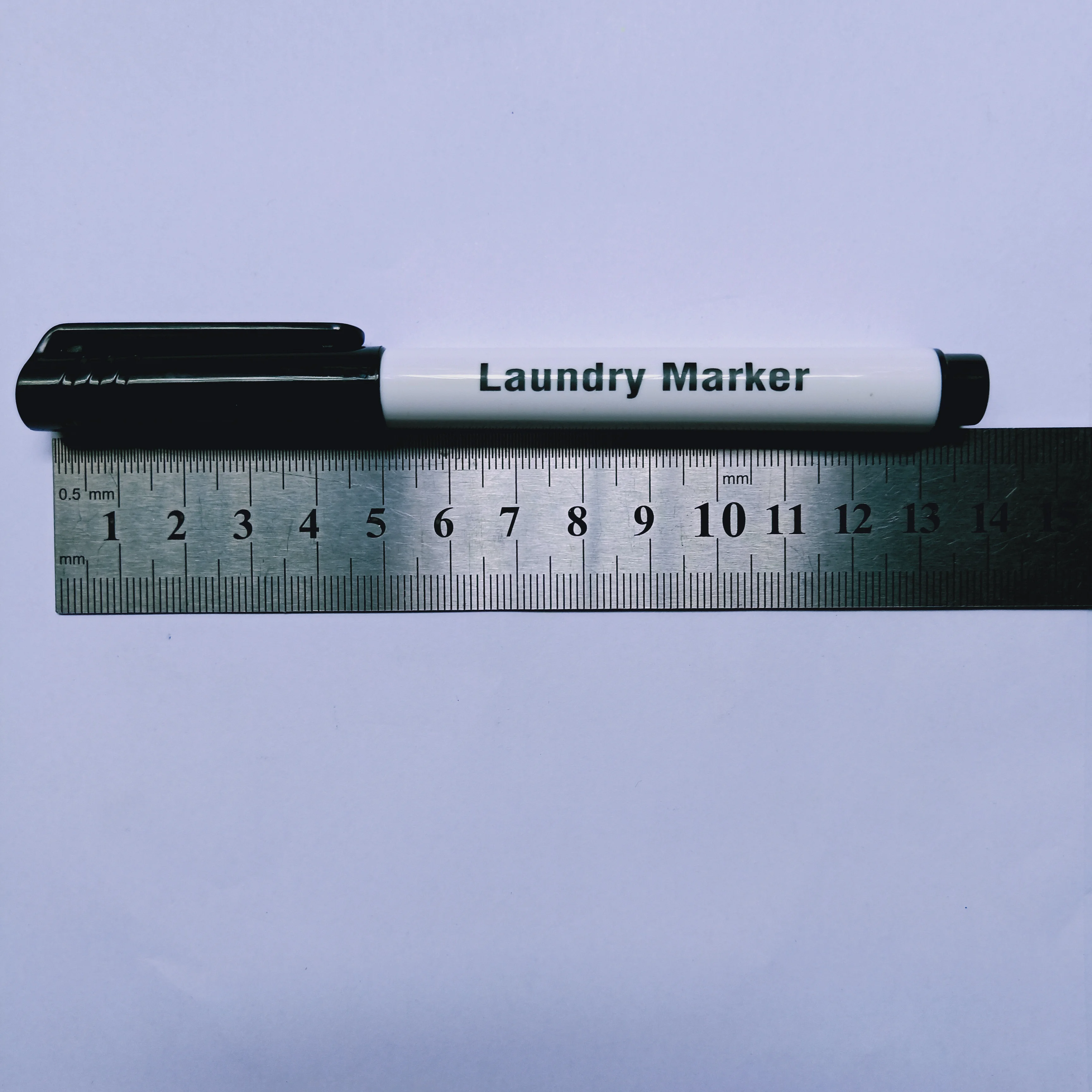 2023 cheap eco-friendly 12 colors permanent fabric marker non-toxic clothing laundry marker pen creative textile pen with clip