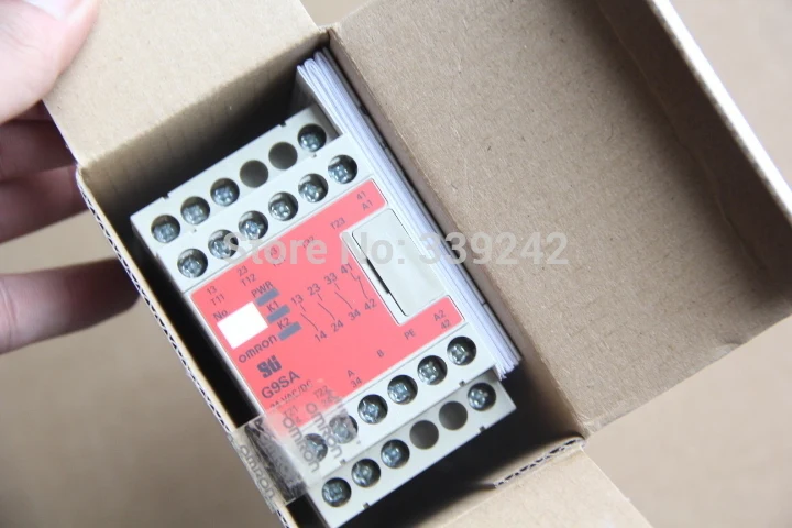 Новое и оригинальное реле безопасности OMRON G9SA-301 AC/DC 24V