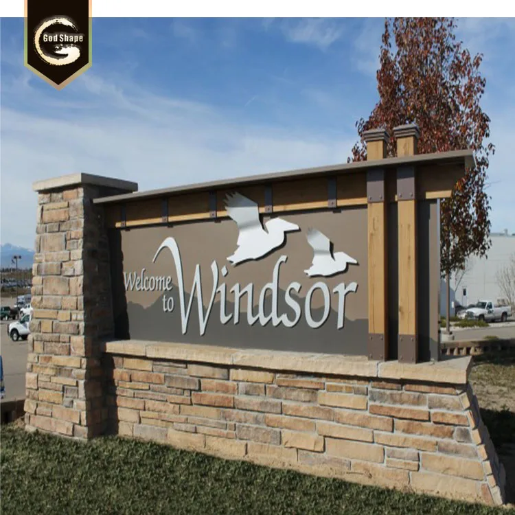 Monument pylon freestanding signage in street side decorate attractive directional and wayfining sign signage outdoor