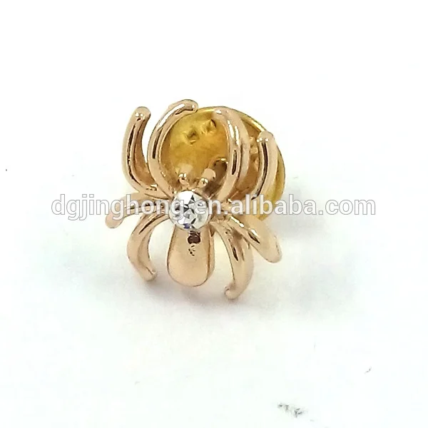 High quality metal crane custom brooch