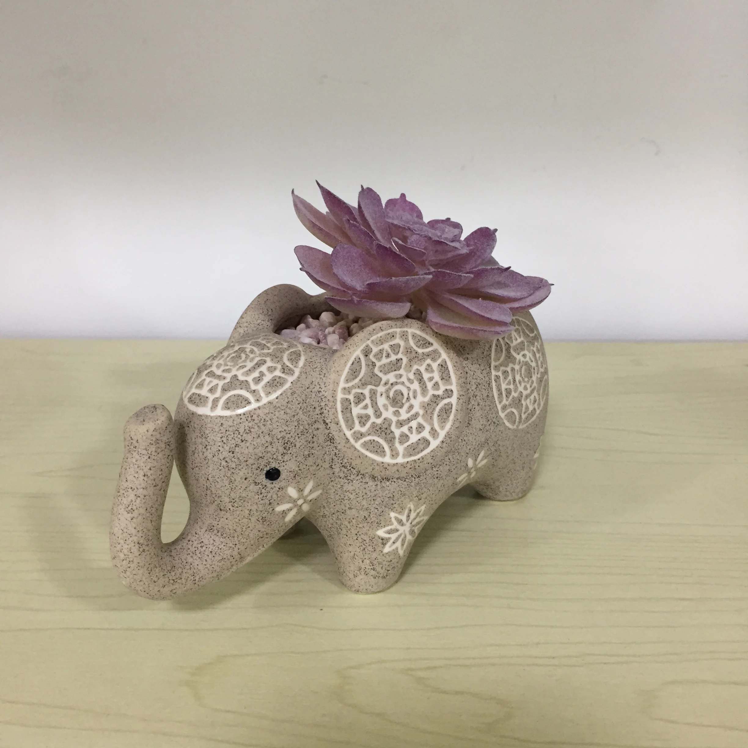 
2019 Natural Looking Elephant Stone Potted Artificial Succulent Plants Ceramic Pot With Sand Glazed Plants 