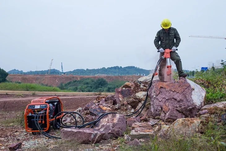 
26kg Concrete Breaking Ani-vibration Hand Held Hydraulic Breaker 