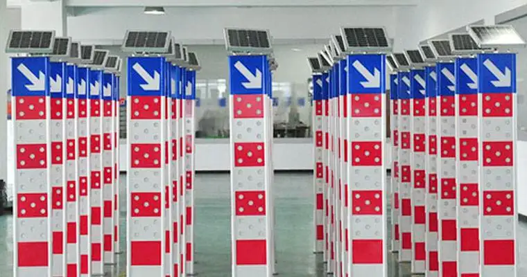 
solar Intelligent single side or two sides traffic signal light warning pile 