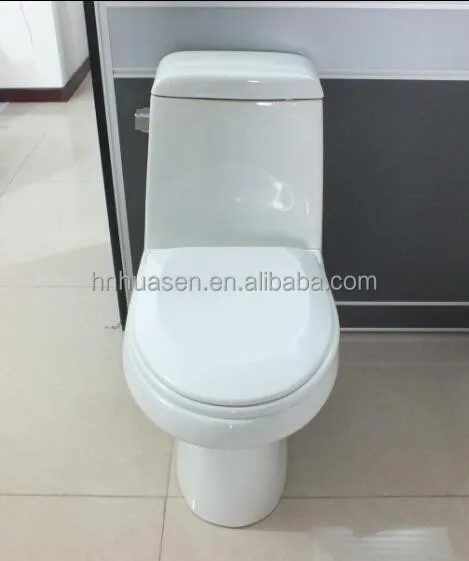 China Supplier Ceramic Elongated Two Piece Toilet for Korea