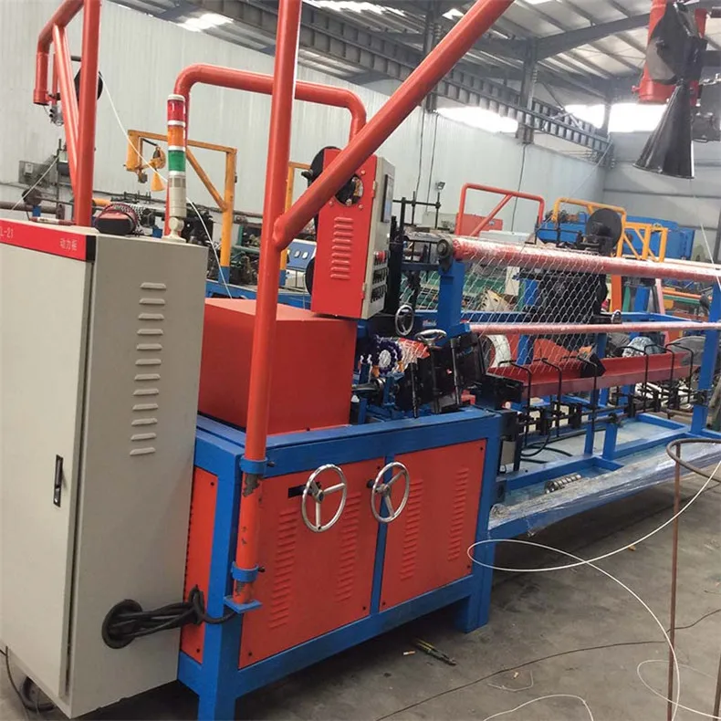 High-quality Low Carbon Steel Wire Mesh Automatic Chain Link Fence Machine Production Line