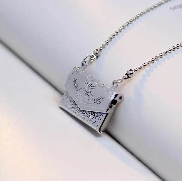 
Vintage pattern small square box can put photos Floating Locket necklace 