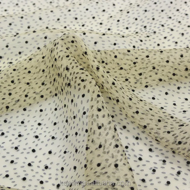 Креп-Жоржет из 100% шелка с принтом и маленькими черными бархатными точками