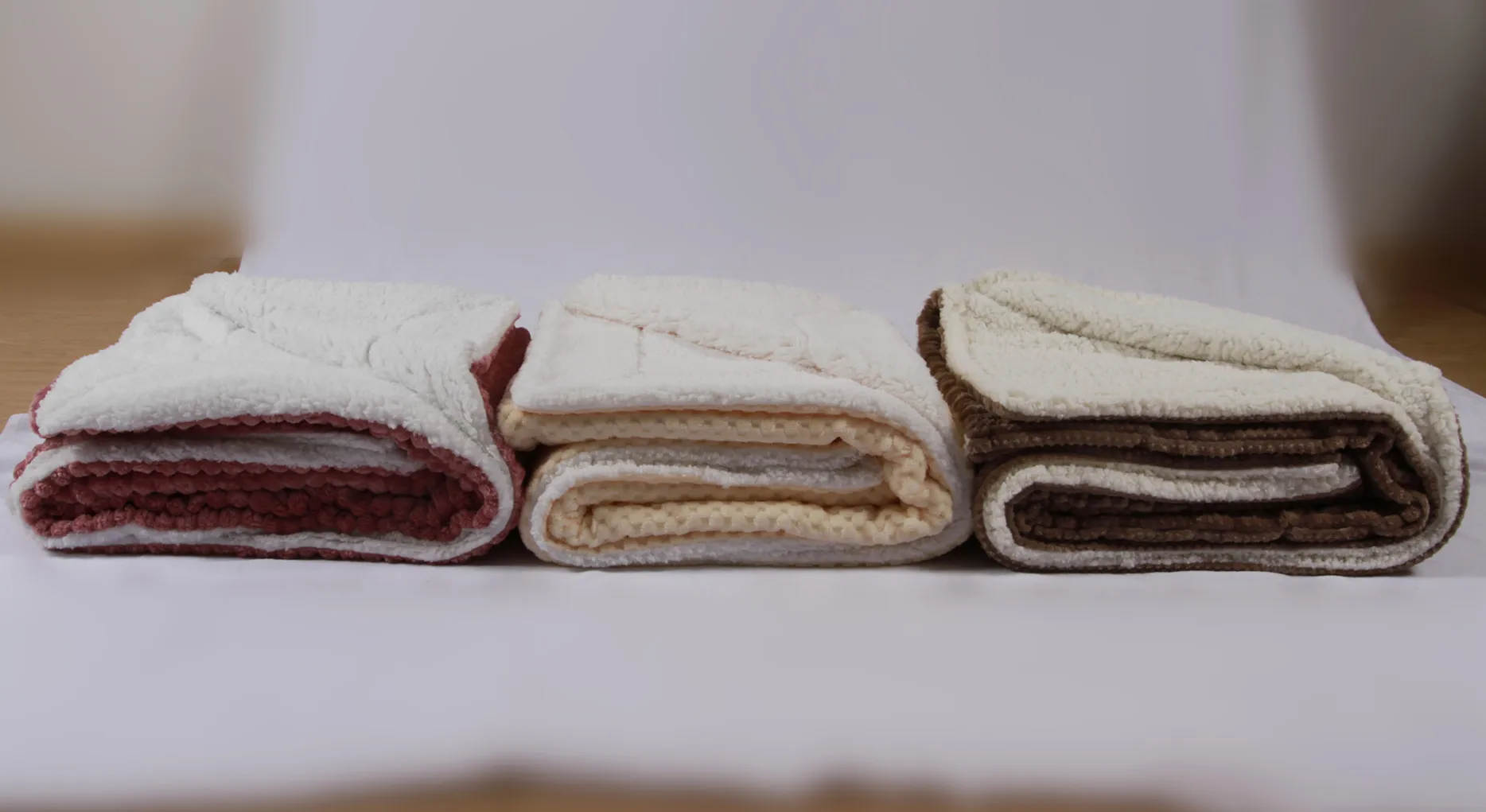 
Wholesale double layer plush polyester fleece throw flannel coral sherpa fleece blanket 