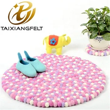 popular on amazon felt balls 100% wool carpet balls rug Rounded carpet